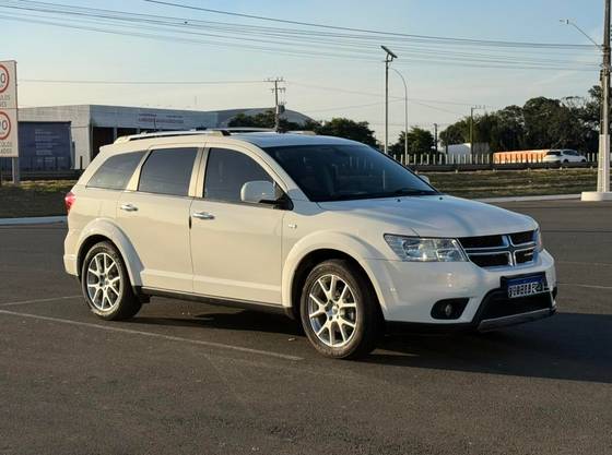 DODGE JOURNEY 3.6 RT V6 GASOLINA 4P AUTOMÁTICO DODGE JOURNEY 3.6 RT V6 GASOLINA 4P AUTOMÁTICO